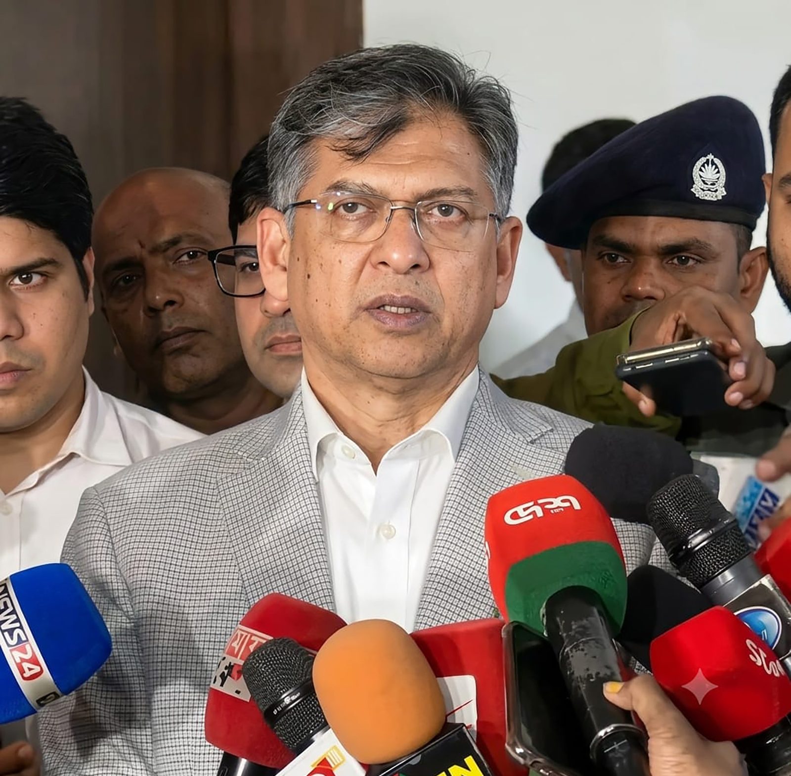 File photo of Home Minister Salahuddin Ahmed speaking at a Dhaka press briefing on 22 June 2026.