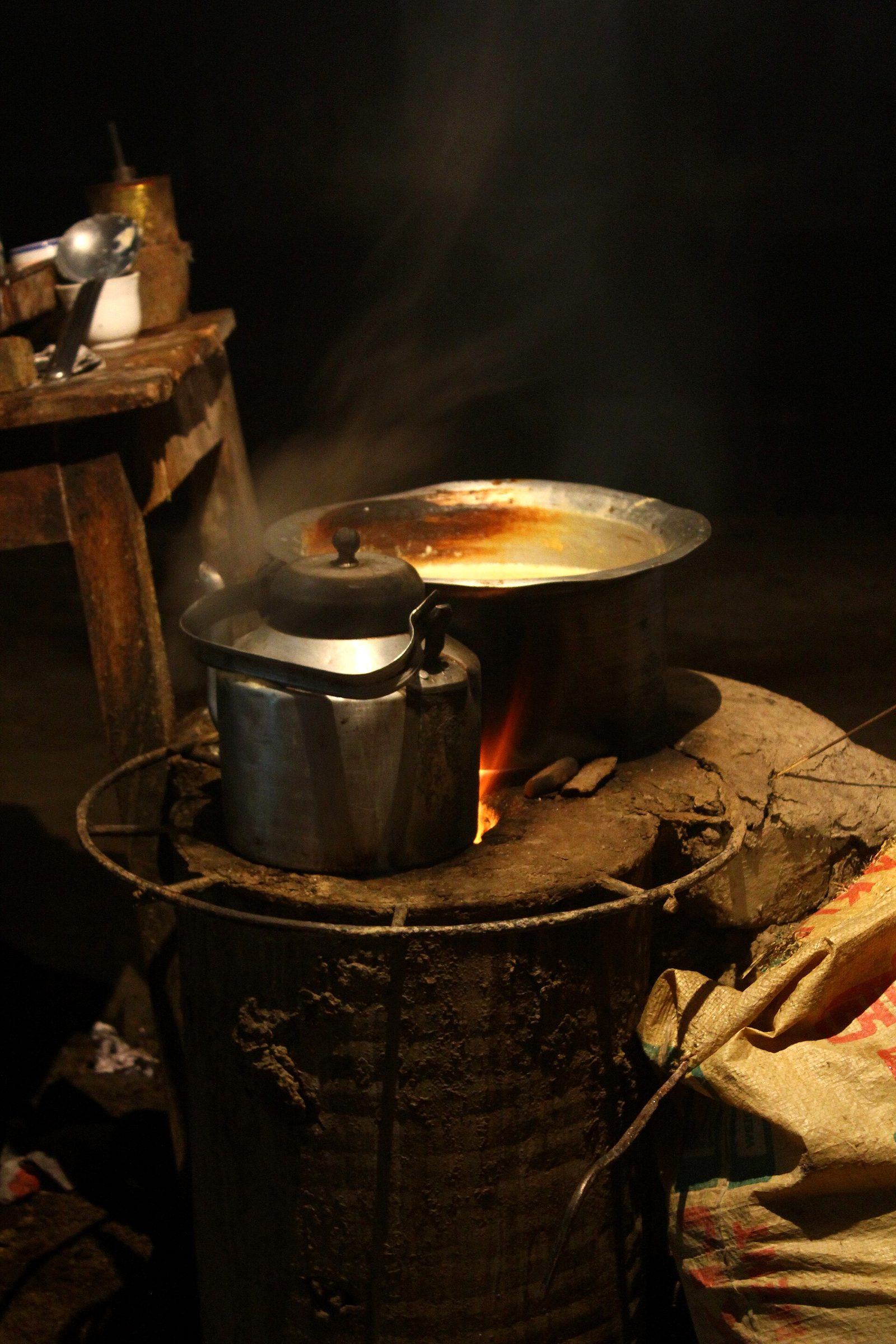 A village tea stall in Bangladesh. Representative image, not Md Hatem Ali's shop in Netrokona. Photo: Nasir Khan Saikat / Wikimedia Commons, CC BY-SA 3.0.